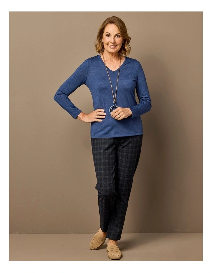 Hedrena V Neck Long Sleeve Top in Blue image 5