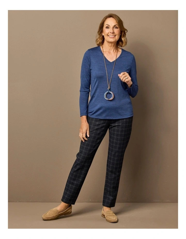 Hedrena V Neck Long Sleeve Top in Blue image 7