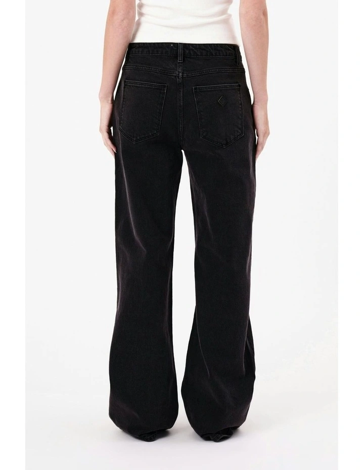 95 Mid Baggy Petite Heidi Jeans in Black image 6