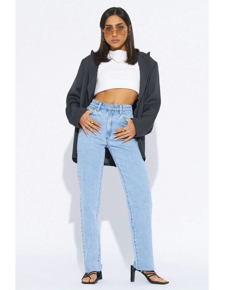 94 High Straight Petite Jeans in Walkaway Blue image 4