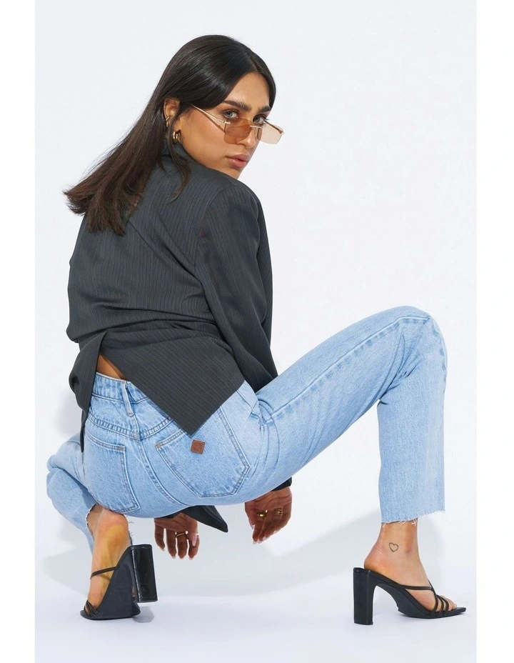 94 High Straight Petite Jeans in Walkaway Blue image 6