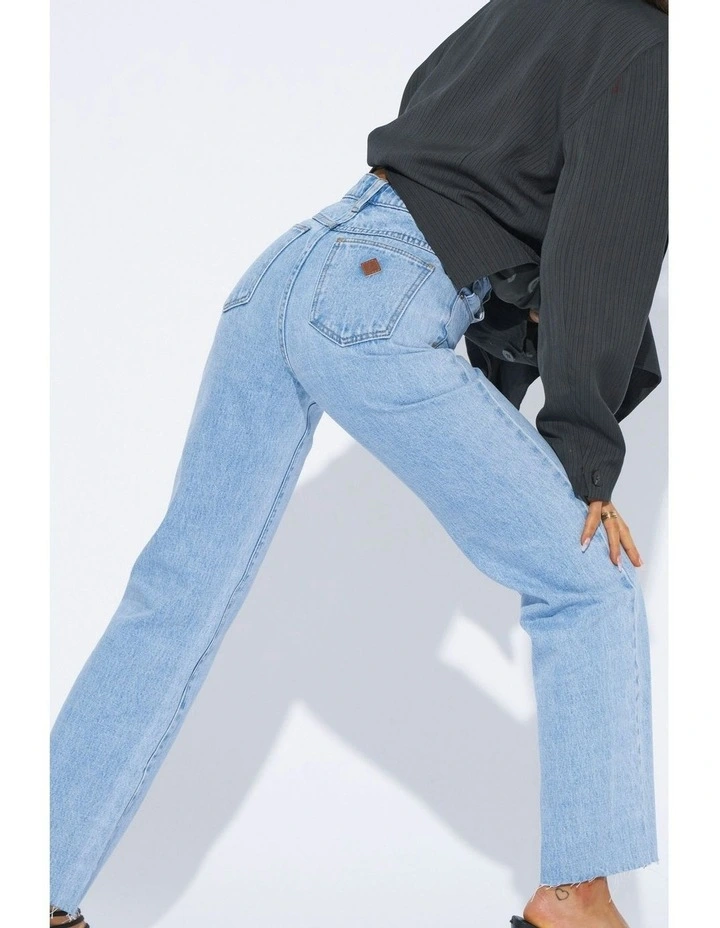 94 High Straight Petite Jeans in Walkaway Blue image 7