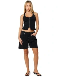 99 Low Boyfriend Short Shanae in Black