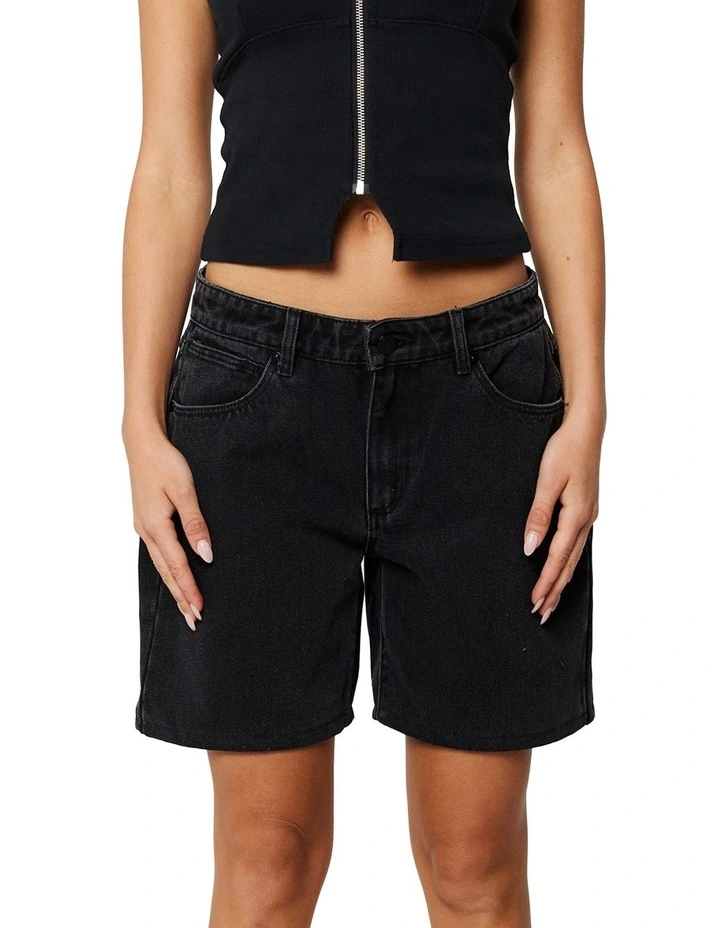 99 Low Boyfriend Short Shanae in Black image 4