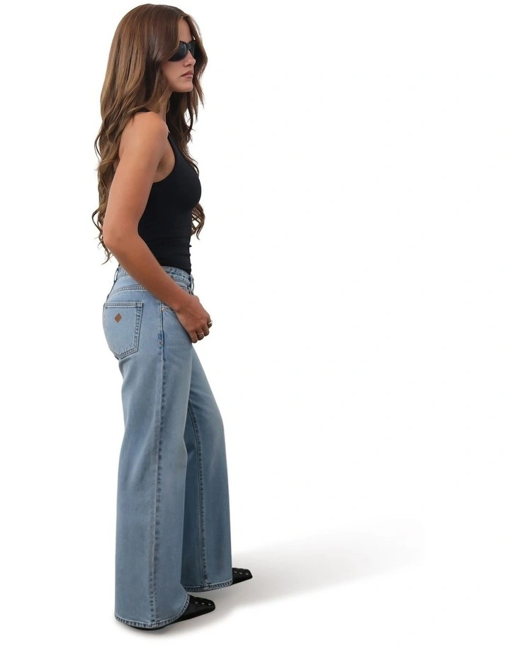 95 Mid & Wide Petite Stevie in Blue image 2