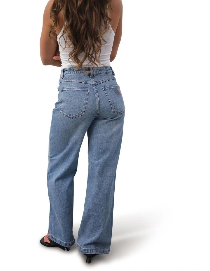 94 High & Wide Petite Selena Jeans in Blue image 2