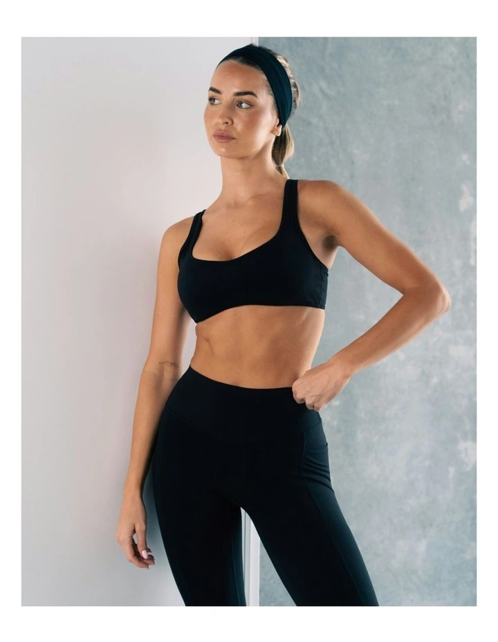 Contour Crop in Black image 5