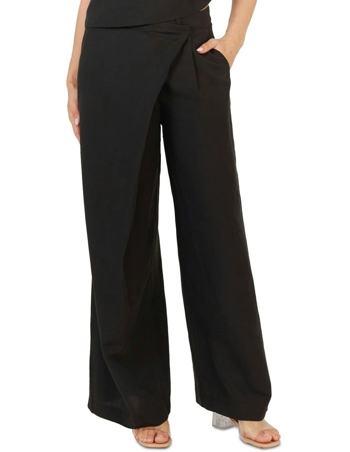 Sandara Pant in Black image 2