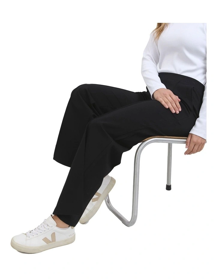 Lounge Pant in Black image 4