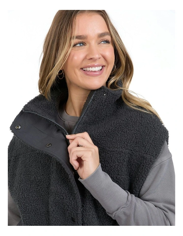 Cliff Hanger Vest in Grey image 6