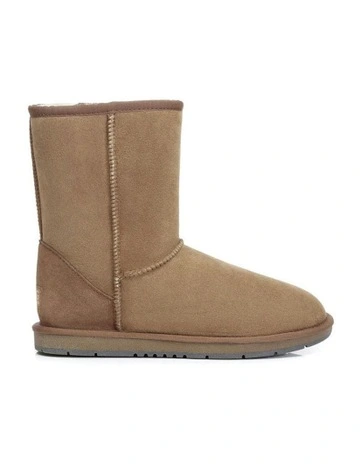 Short Classic Boots in Chestnut M