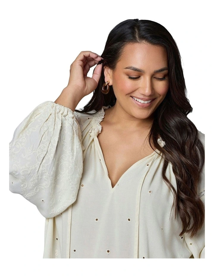 Genevieve Blouse in Cream image 7