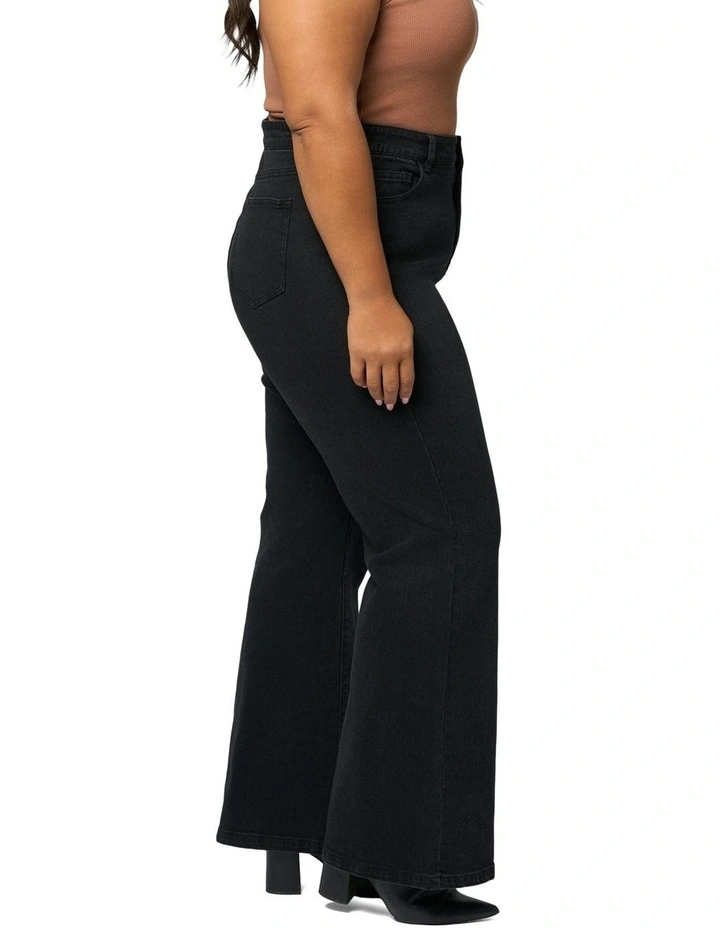 Maddie Bootleg Jean in Black image 3