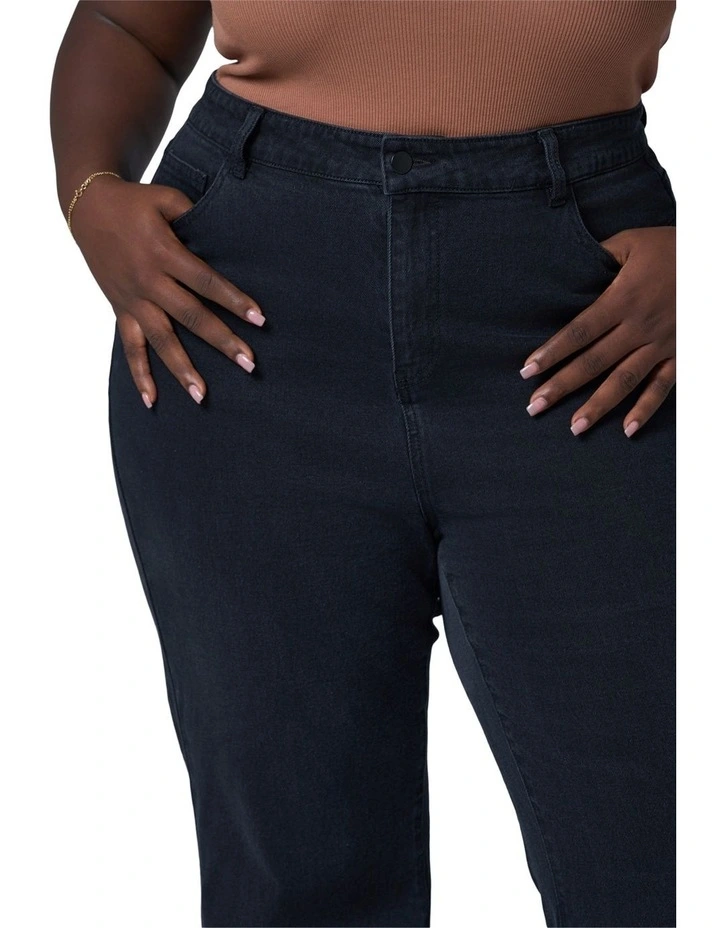 Maddie Bootleg Jean in Black image 6