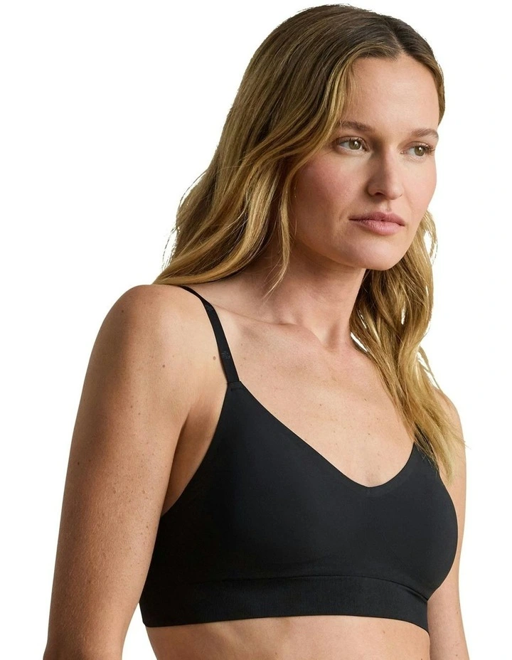 Luxe Smoothing Lightly Lined Wirefree Seamless Bralette in Black image 6