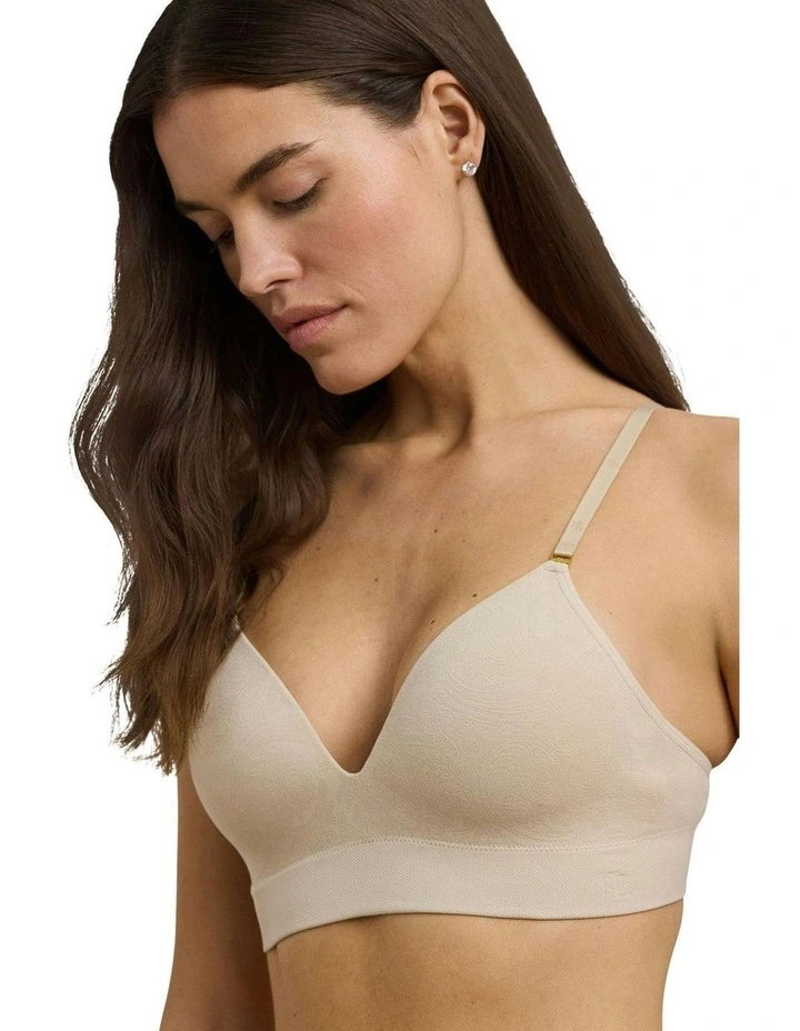 Lauren Seamless Paisley Wirefree Lightly Moulded Bra in Sand image 3