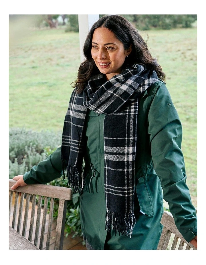 Malin Waterproof Jacket in Dark Green image 4