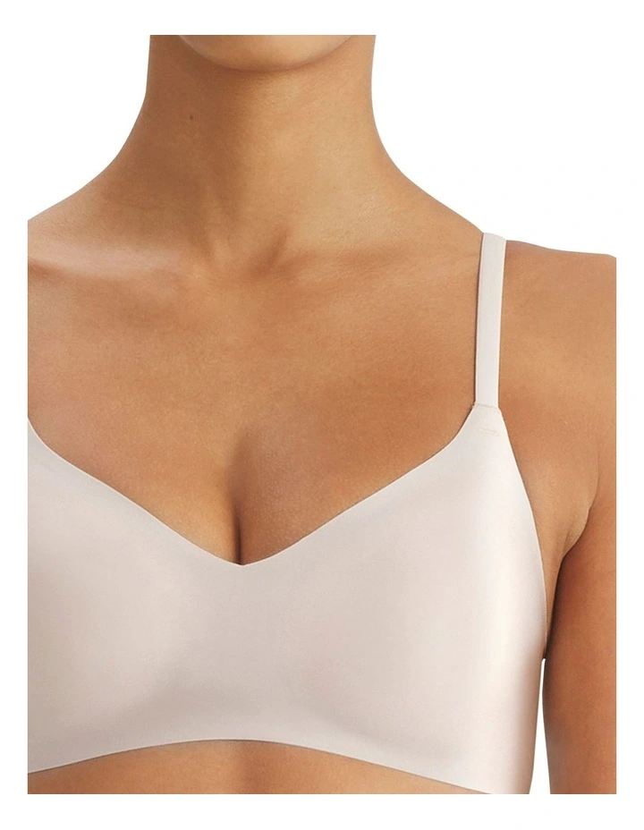 Active Micro Contour Bonded Wirefree Padded Push-Up Bra in Crystal Linen image 6