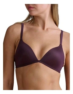 Active Micro Contour Wirefree Triangle Bra in Shadow Brown