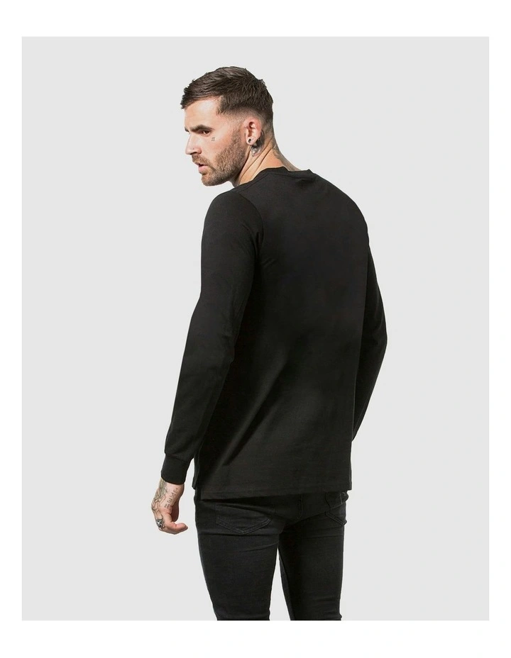 Deluxe Long Sleeve Tee in Black image 4
