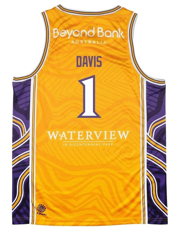 Sydney Kings 25/26 Indigenous Jersey in Kendric Davis image 4