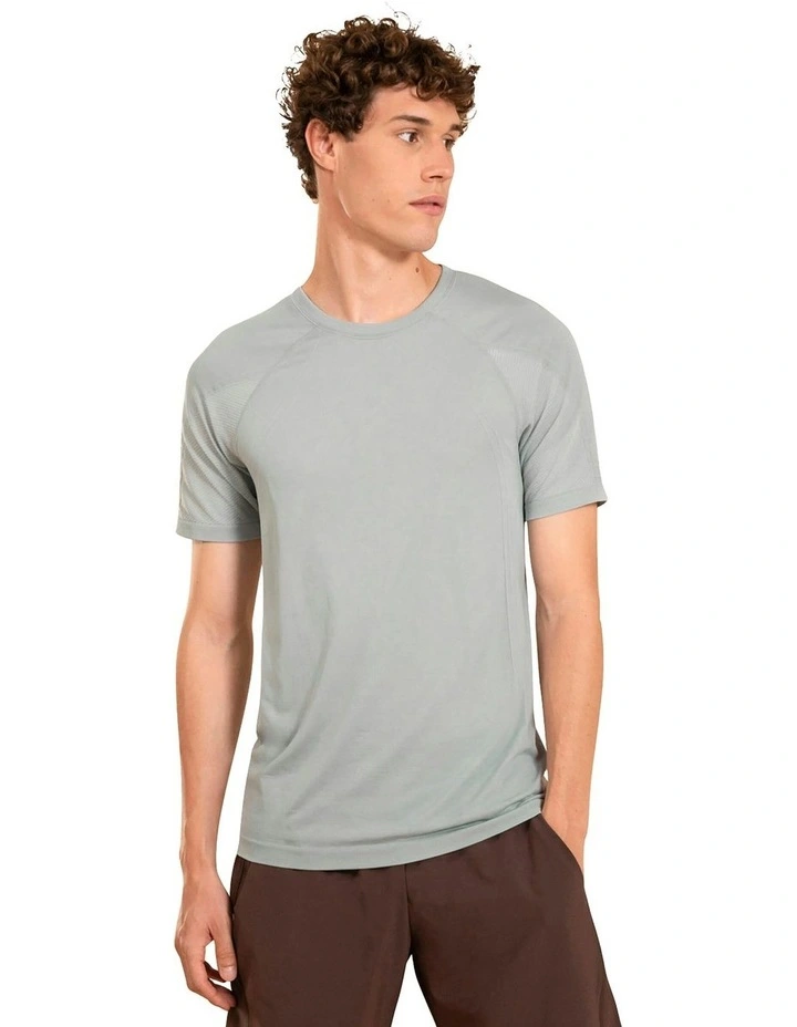 Men's Lightweight Dynamic Yoga Shorts in Brown image 4