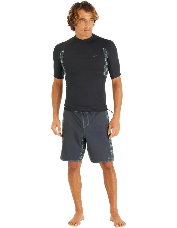 Short-Sleeved Surf Top T-shirt in Smoked Black image 2