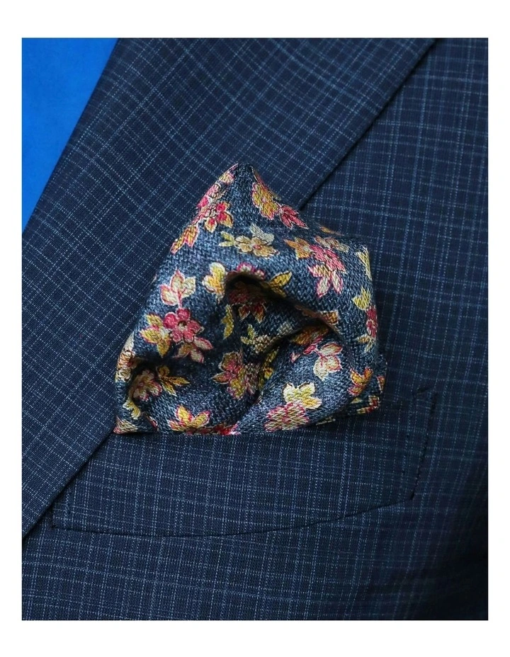 Venosa Floral Reversible Hanky in Navy image 5