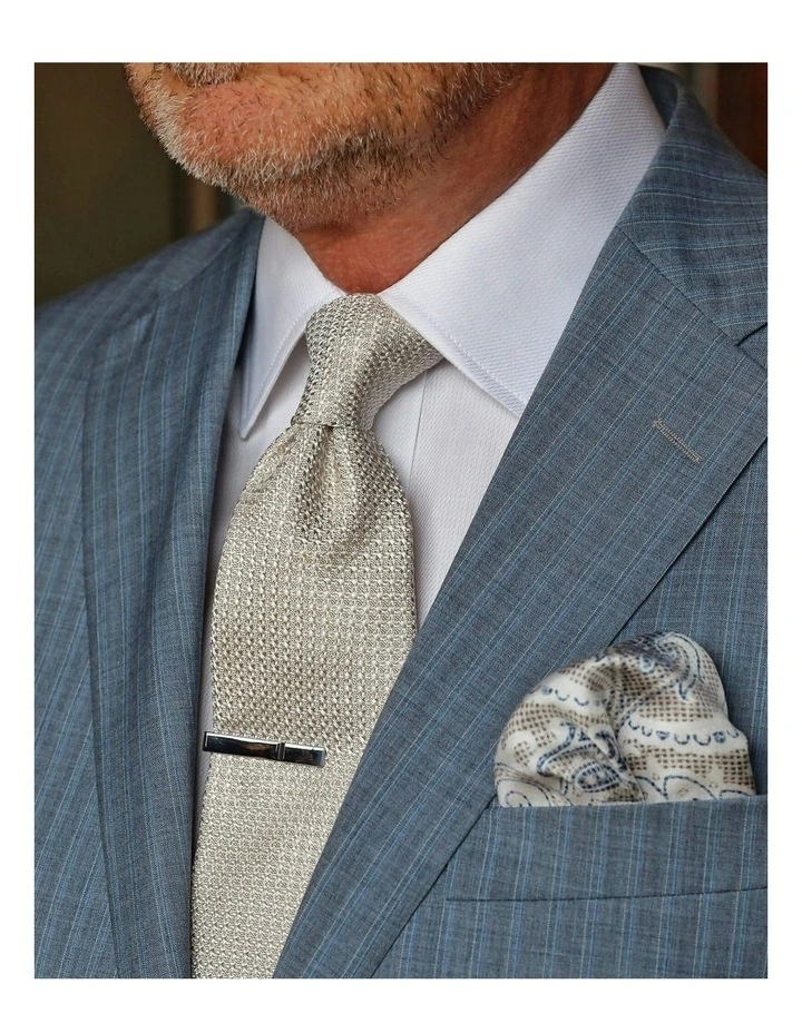 Spoleto Paisley Hanky in Navy image 3