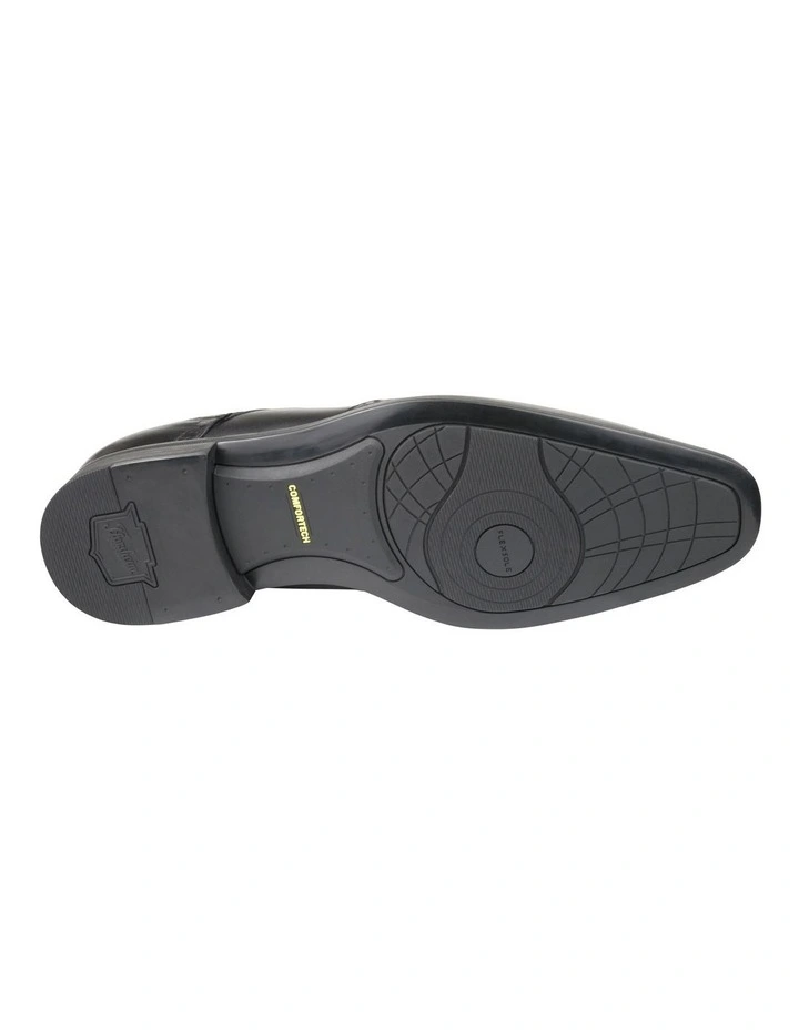 Tribute Wingtip Shoes in Black image 7