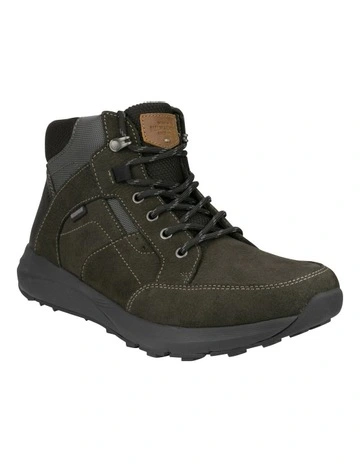 Excursion Chukka Waterproof in Brown