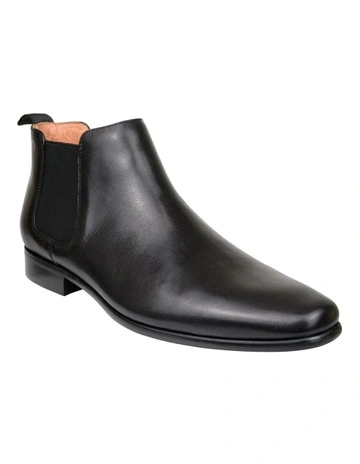 Barret Chelsea Boots in Black