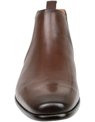 Barret Chelsea Boots in Brown
