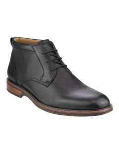 Traveller Plain Toe Chukka Boot in Black