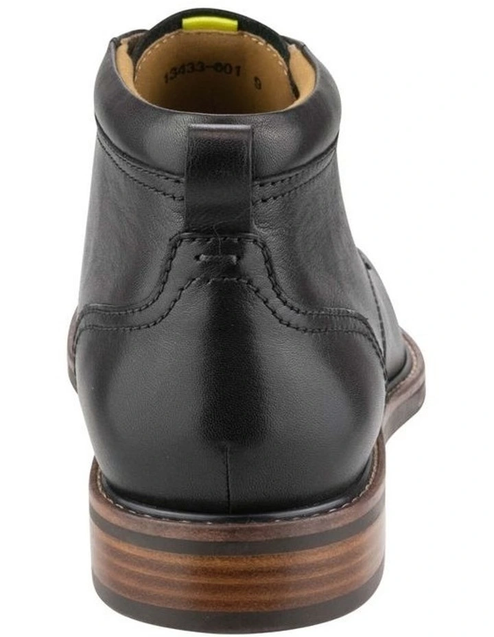Traveller Plain Toe Chukka Boot in Black image 4