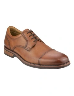 Traveller Cap Toe Derby Shoe in Tan