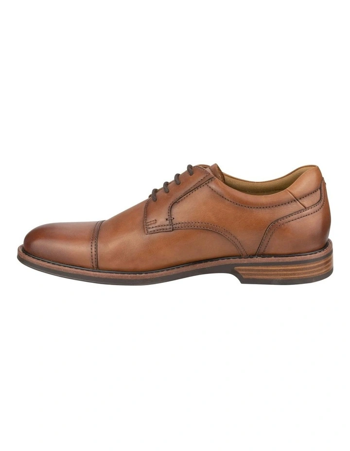 Traveller Cap Toe Derby Shoe in Tan image 5