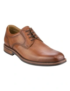 Traveller Plain Toe Derby Shoe in Tan