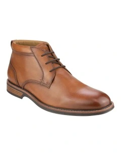 Traveller Plain Toe Chukka Boot in Tan