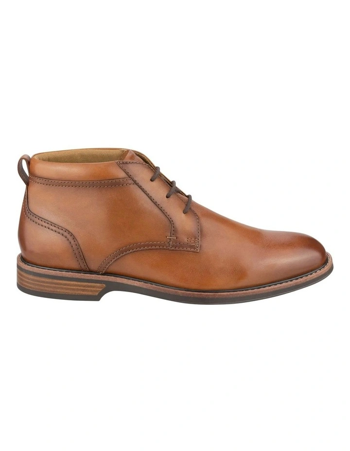 Traveller Plain Toe Chukka Boot in Tan image 3