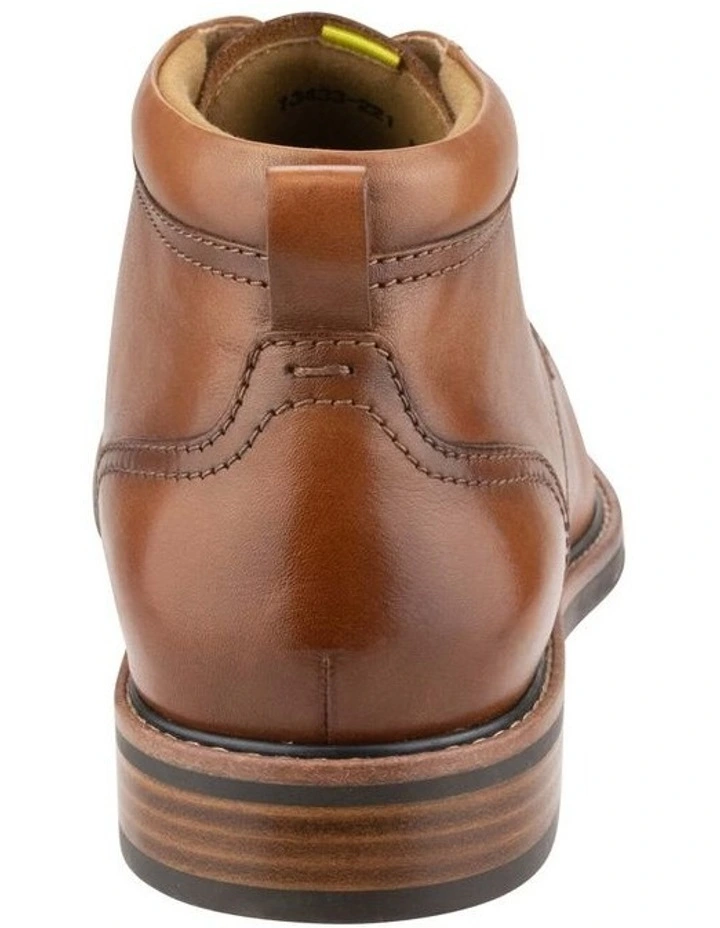 Traveller Plain Toe Chukka Boot in Tan image 4