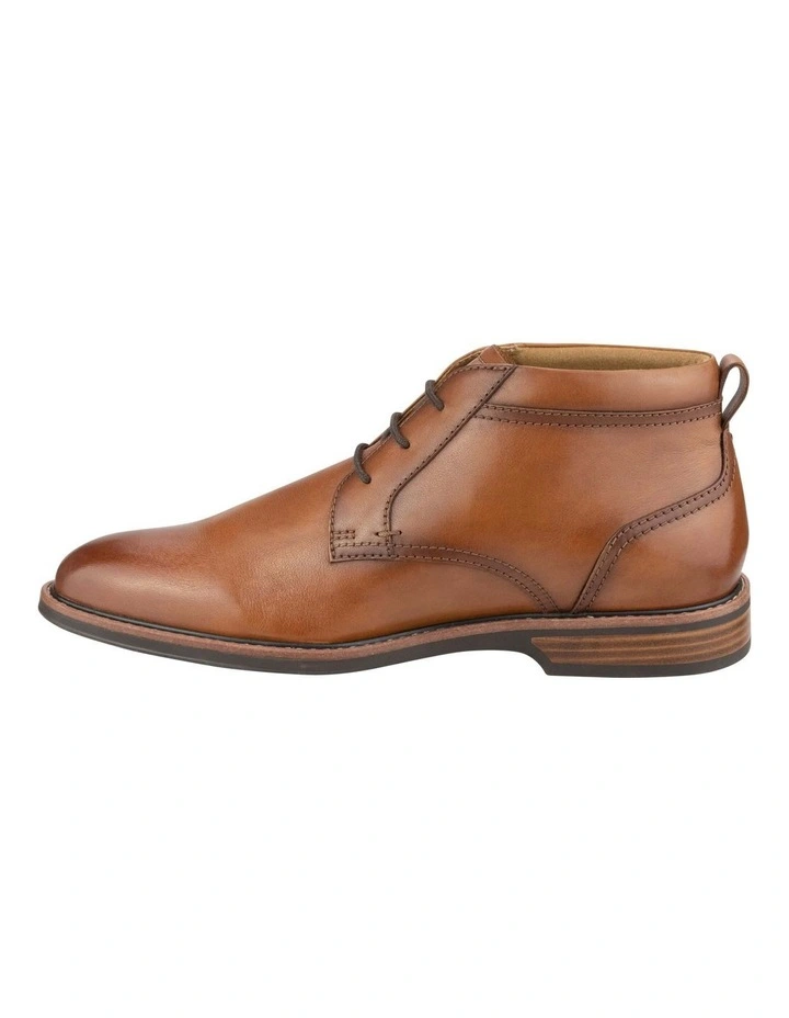 Traveller Plain Toe Chukka Boot in Tan image 5