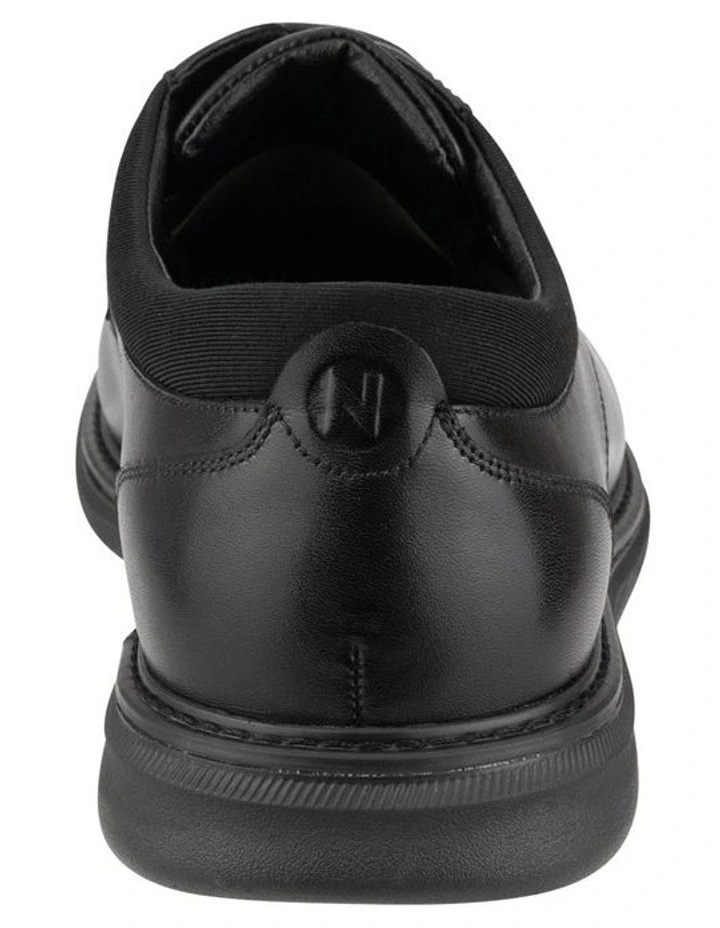 Chase Plain Shoes in Black image 4