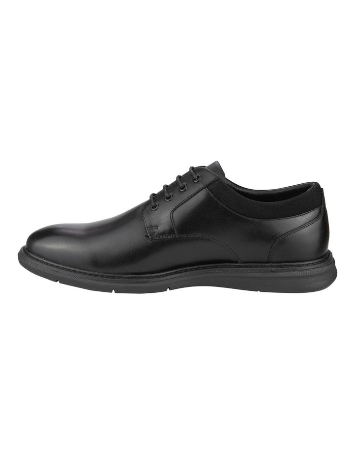 Chase Plain Shoes in Black image 5