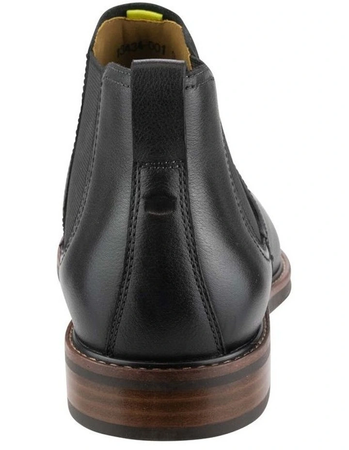 Traveller Plain Toe Chelsea Boots in Black image 4