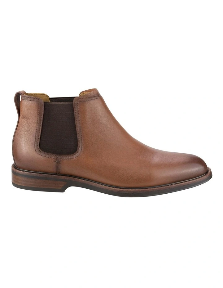 Traveller Plain Toe Chelsea Boot in Tan image 3