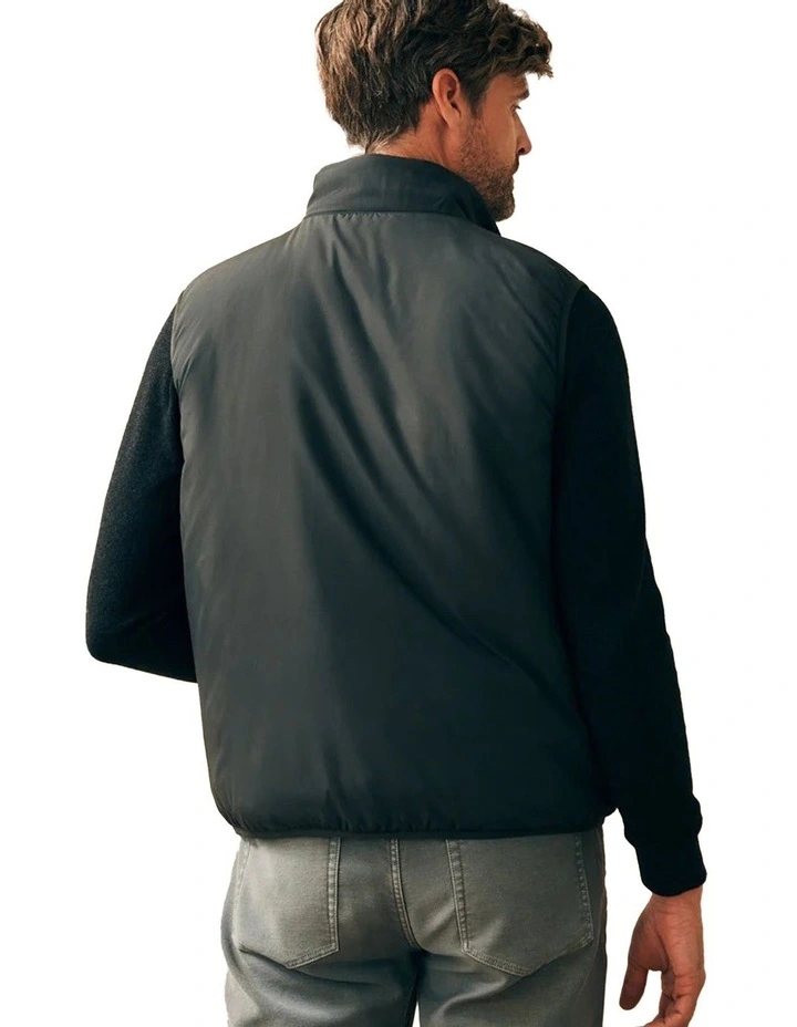 Atmosphere Vest in Mountain Black image 2
