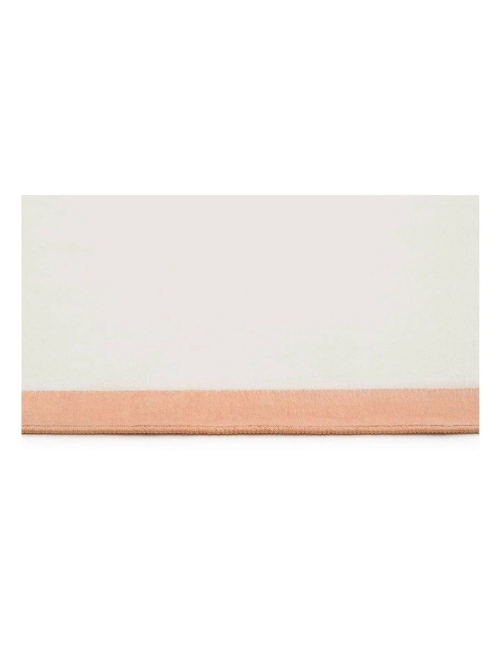 Bitonto Scalloped Washable Rug in Peach image 3