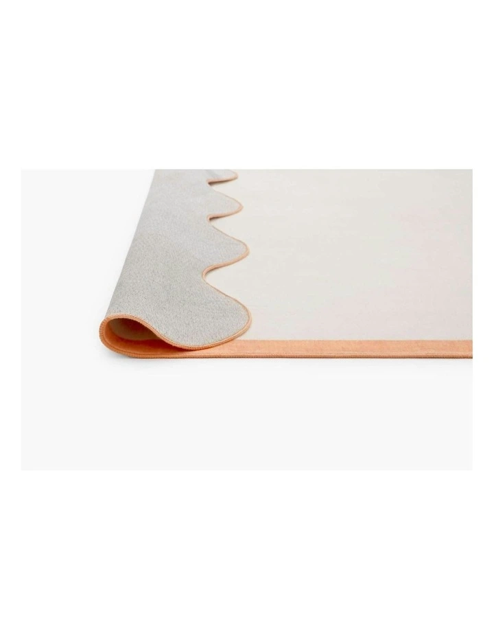 Bitonto Scalloped Washable Rug in Peach image 4