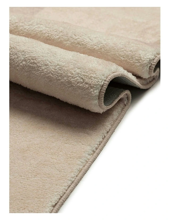 Edgemere Printed Washable Rug in Beige image 3